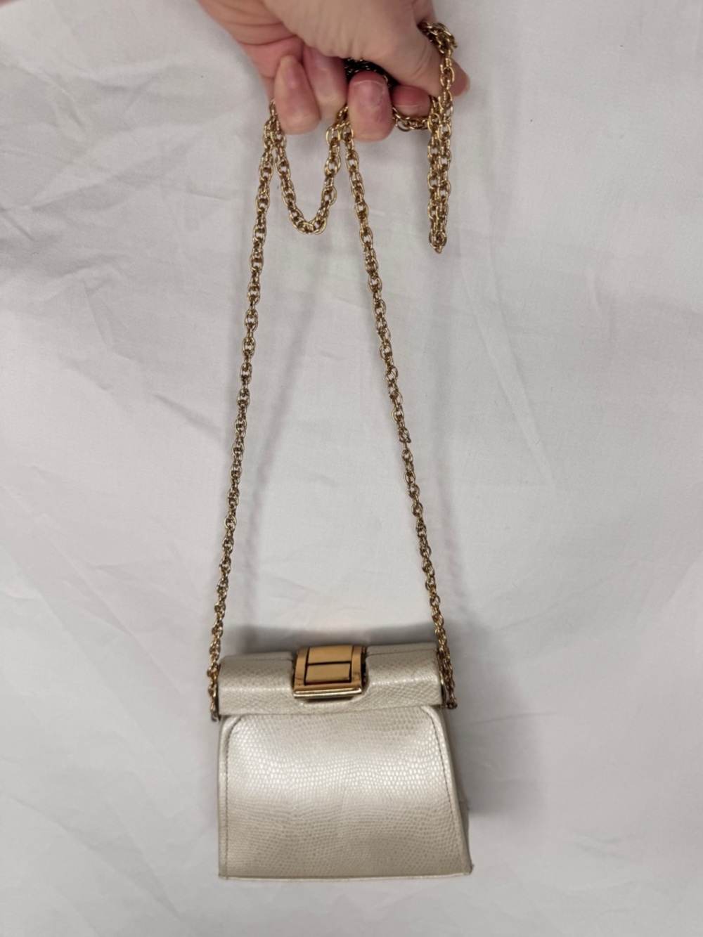 Metallic Vintage Cream Crossbody Bag with Gold Chain